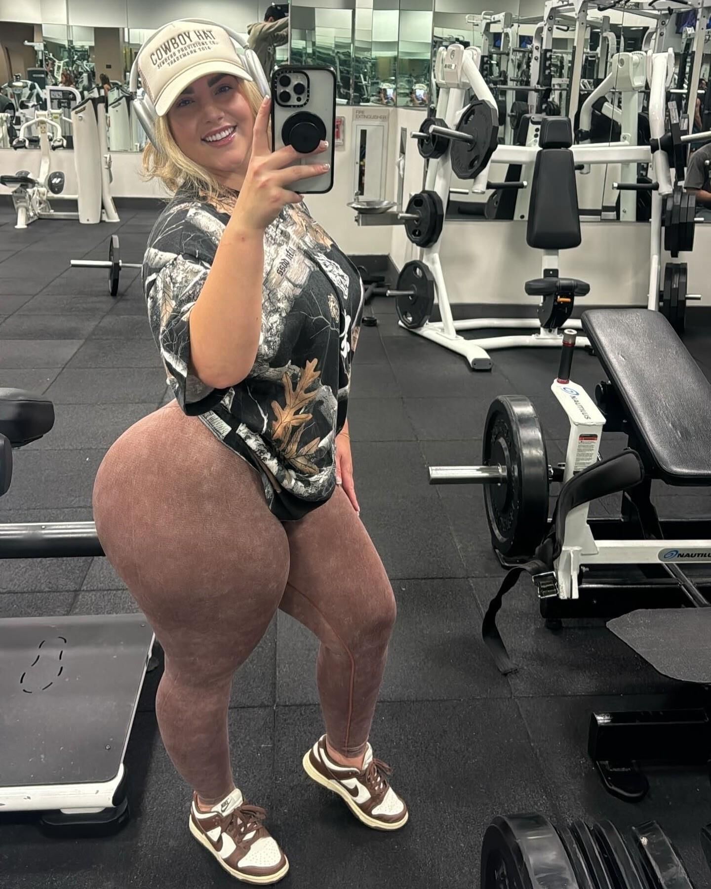 Haleigh Big Ass Bits великолепная блондинка смешанная горячие выстрелы