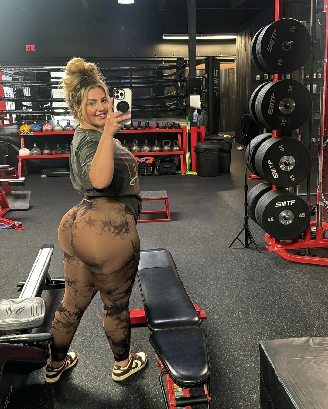 Haleigh Big Ass Bits великолепная блондинка смешанная горячие выстрелы