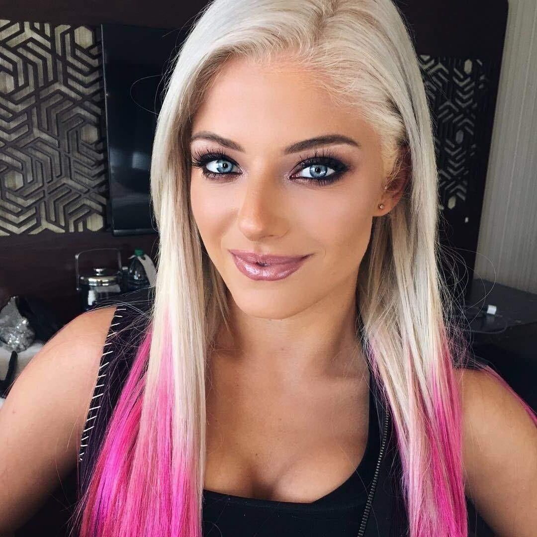 Alexa Bliss（WWE）（）