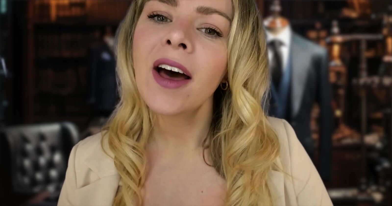 Scottish Murmurs ASMR Private Suit ajusté Lauren Woods