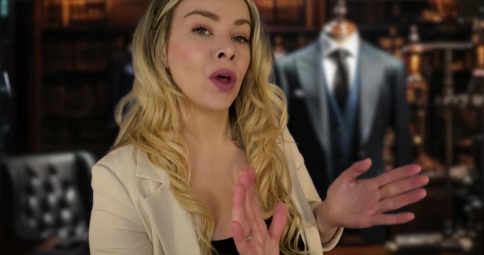 Scottish Murmurs ASMR Private Suit ajusté Lauren Woods