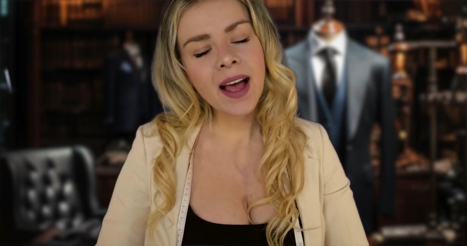 Scottish Murmurs ASMR Private Suit ajusté Lauren Woods