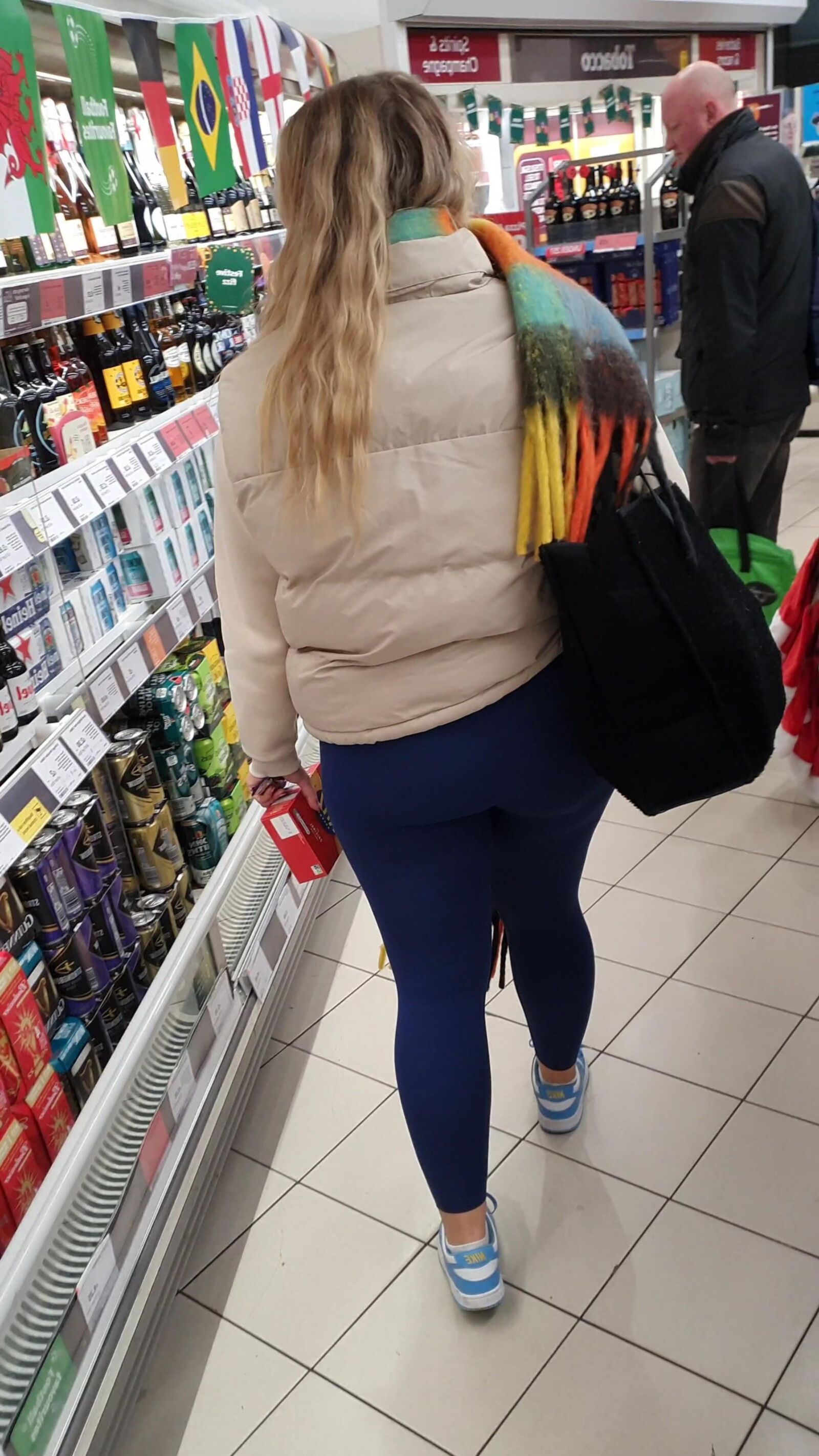 [Candid] Big Booty Pawg Blonde Slam Pig