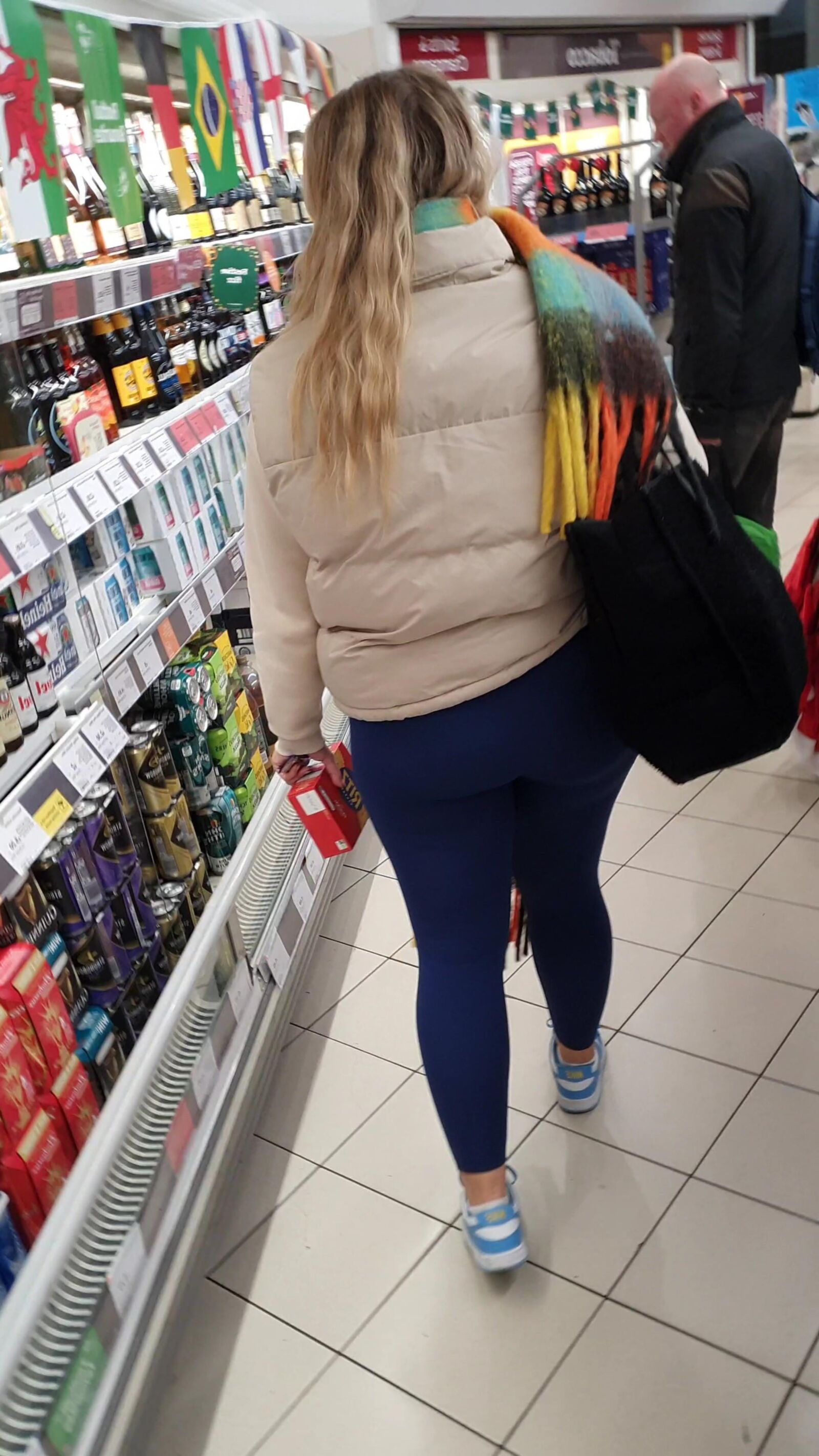 [Candid] Big Booty Pawg Blonde Slam Pig