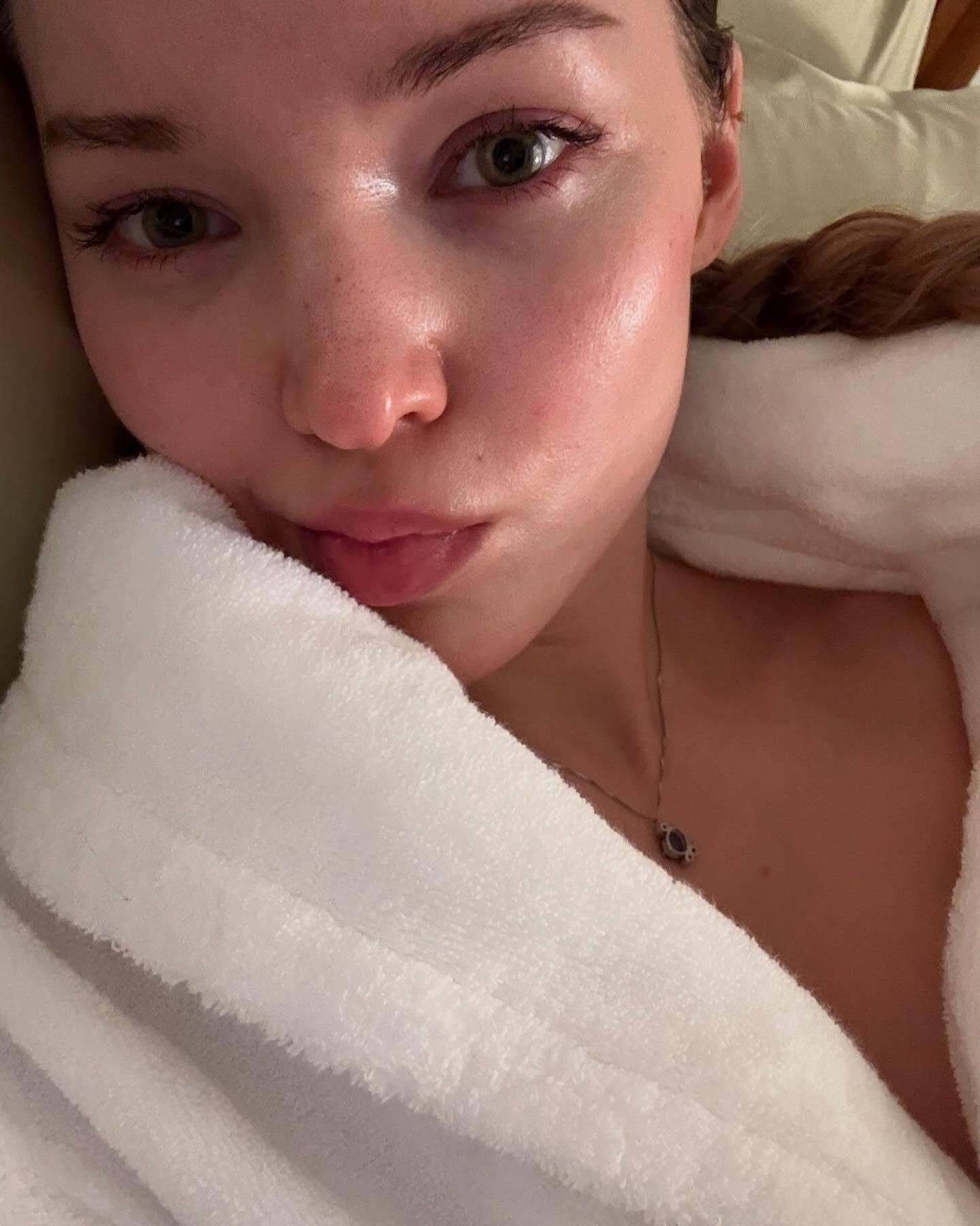 Dove Cameron divers