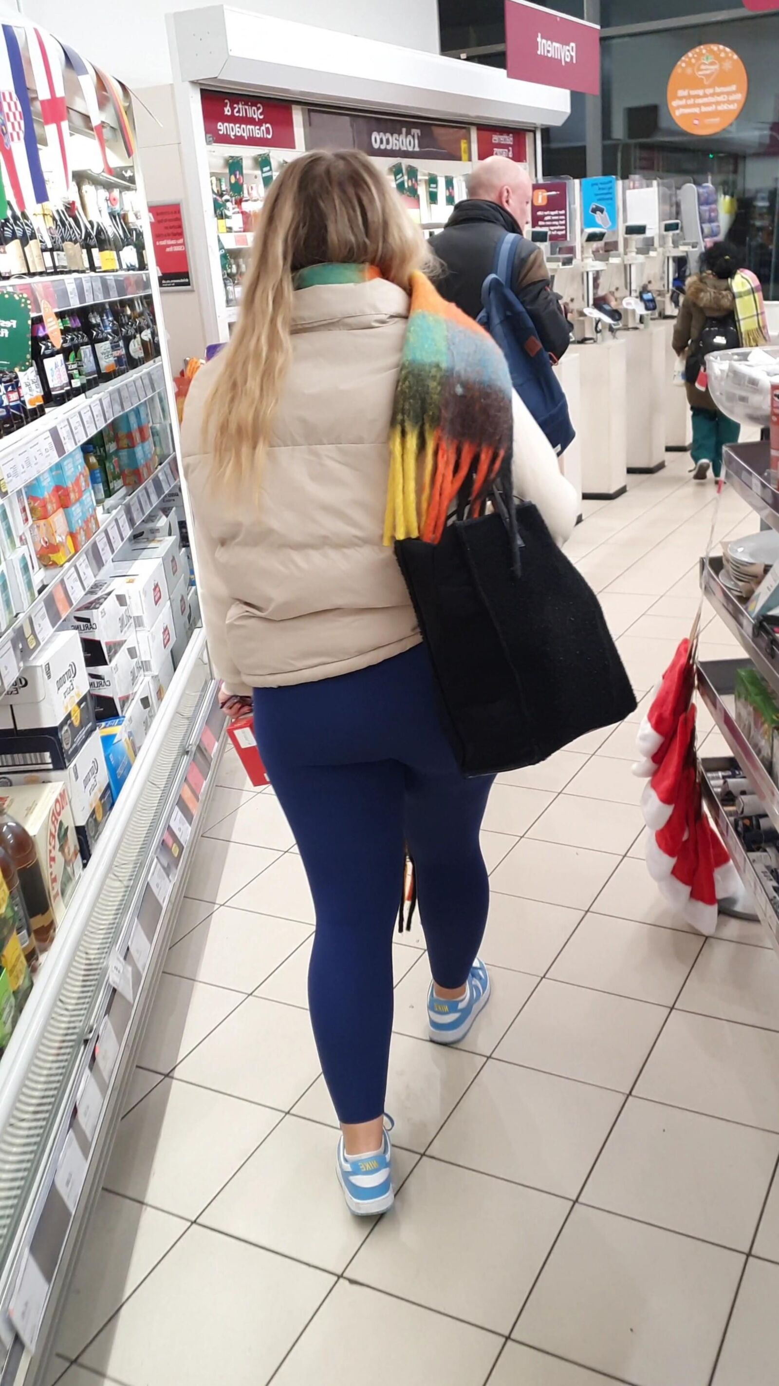 [Candid] Big Booty Pawg Blonde Slam Pig