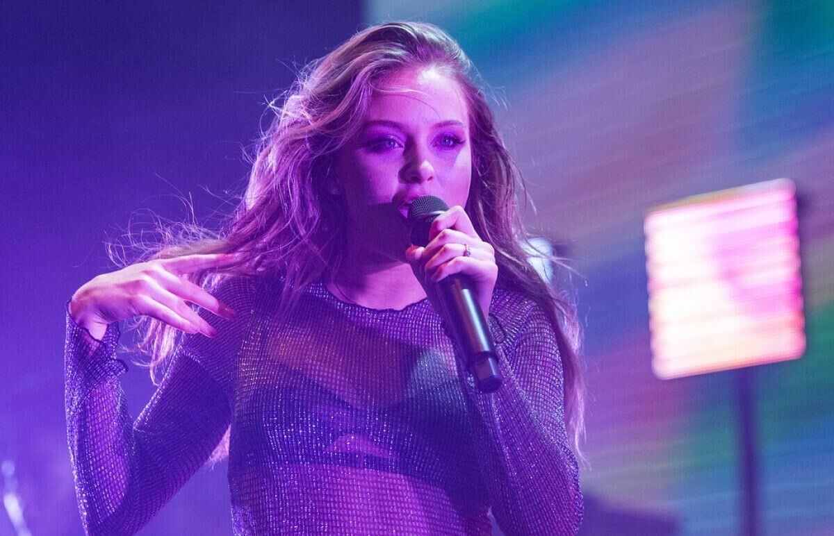 Zara Larsson se produit à Eventim Apollo à Londres //