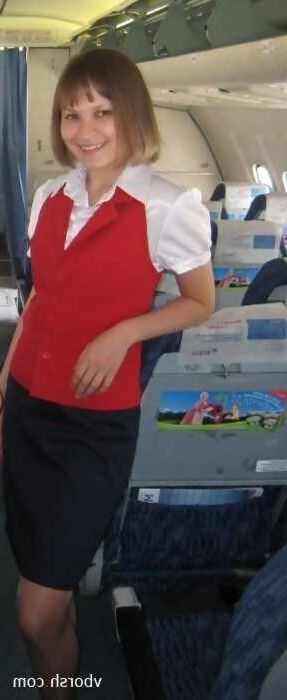 Sverdlovsk Airlines StewardessのAnna