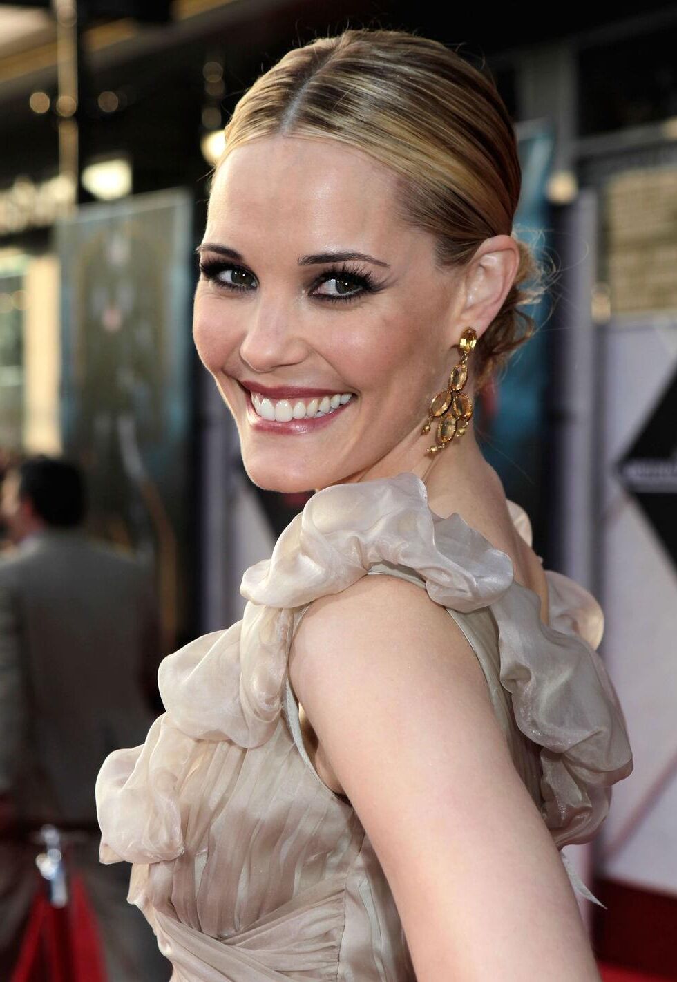 Leslie Bibb