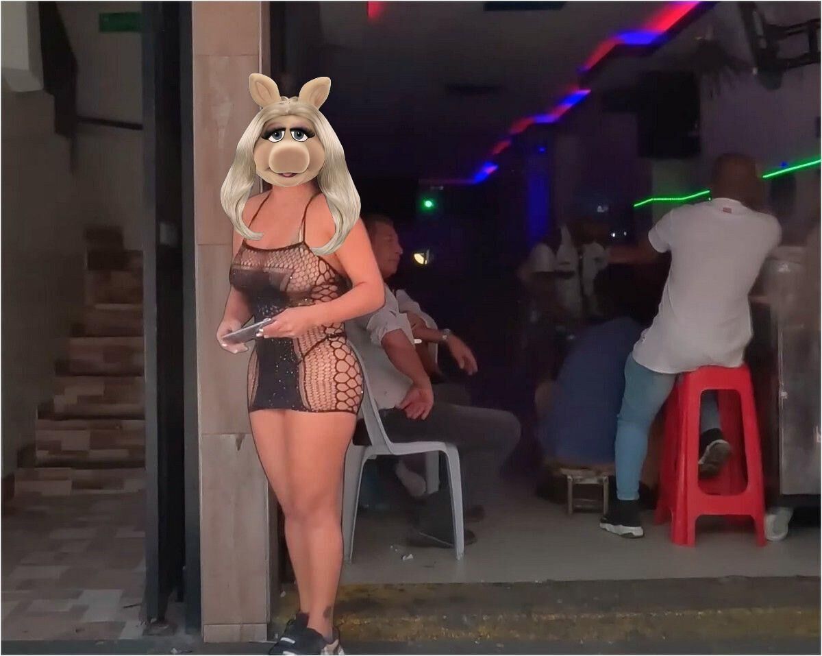 Издание Miss Piggy Street Walkers