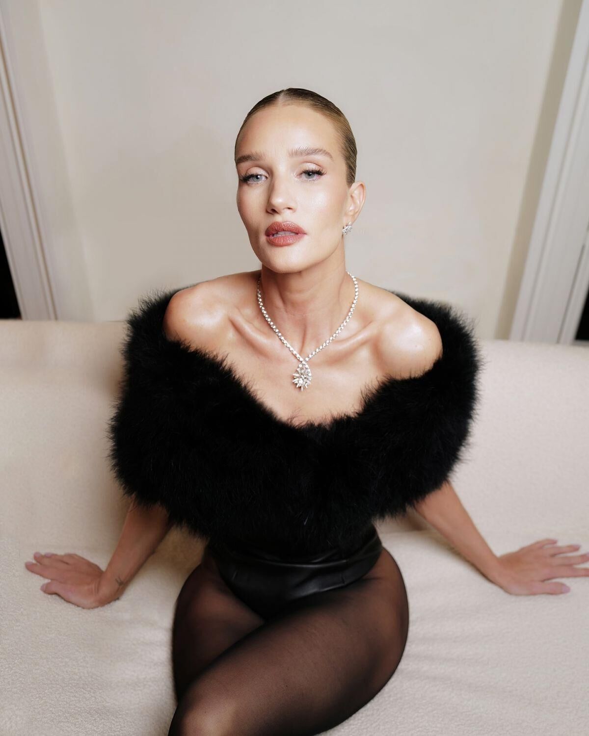 Rosie Huntington Whiteley lors d'une séance photo, février