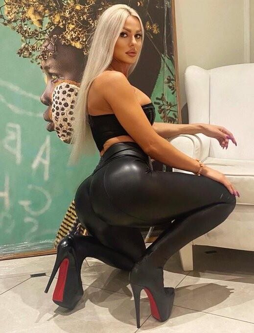 Bimbo Queen Vanja Komatina