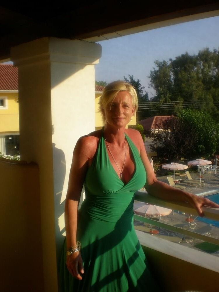 Tess uk blonde mature wife