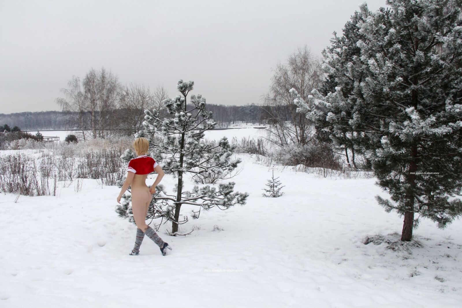 Tochter im Schnee