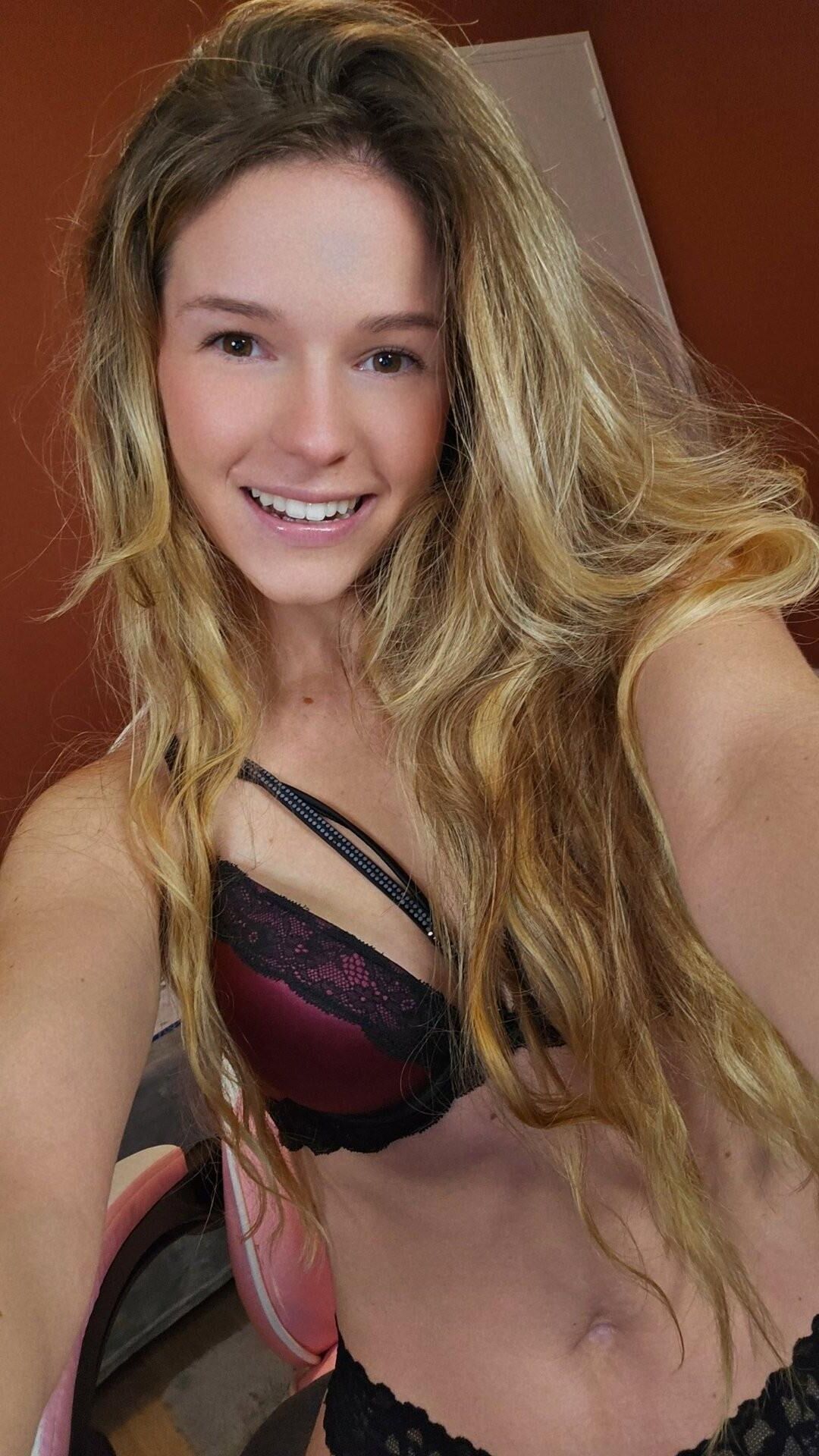 Rubia sexy Lucie