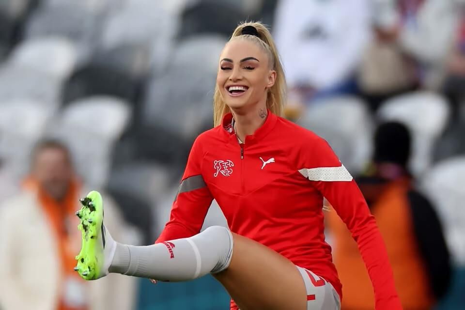 Alisha Lehmann Fußball Barbie Puppe