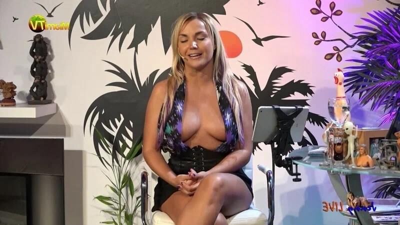 Jenny Big Ass Boobs Sexy Blonde TV Star mixte Photos chaudes