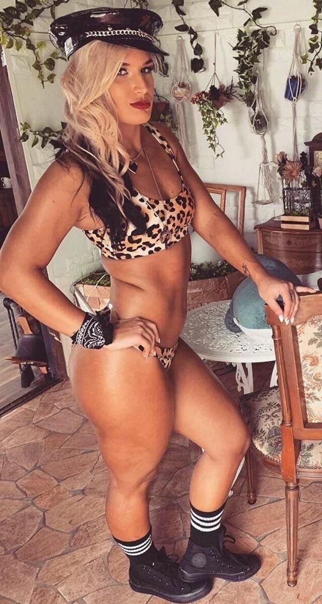 Toni Storm Aussie Pawg lutteur