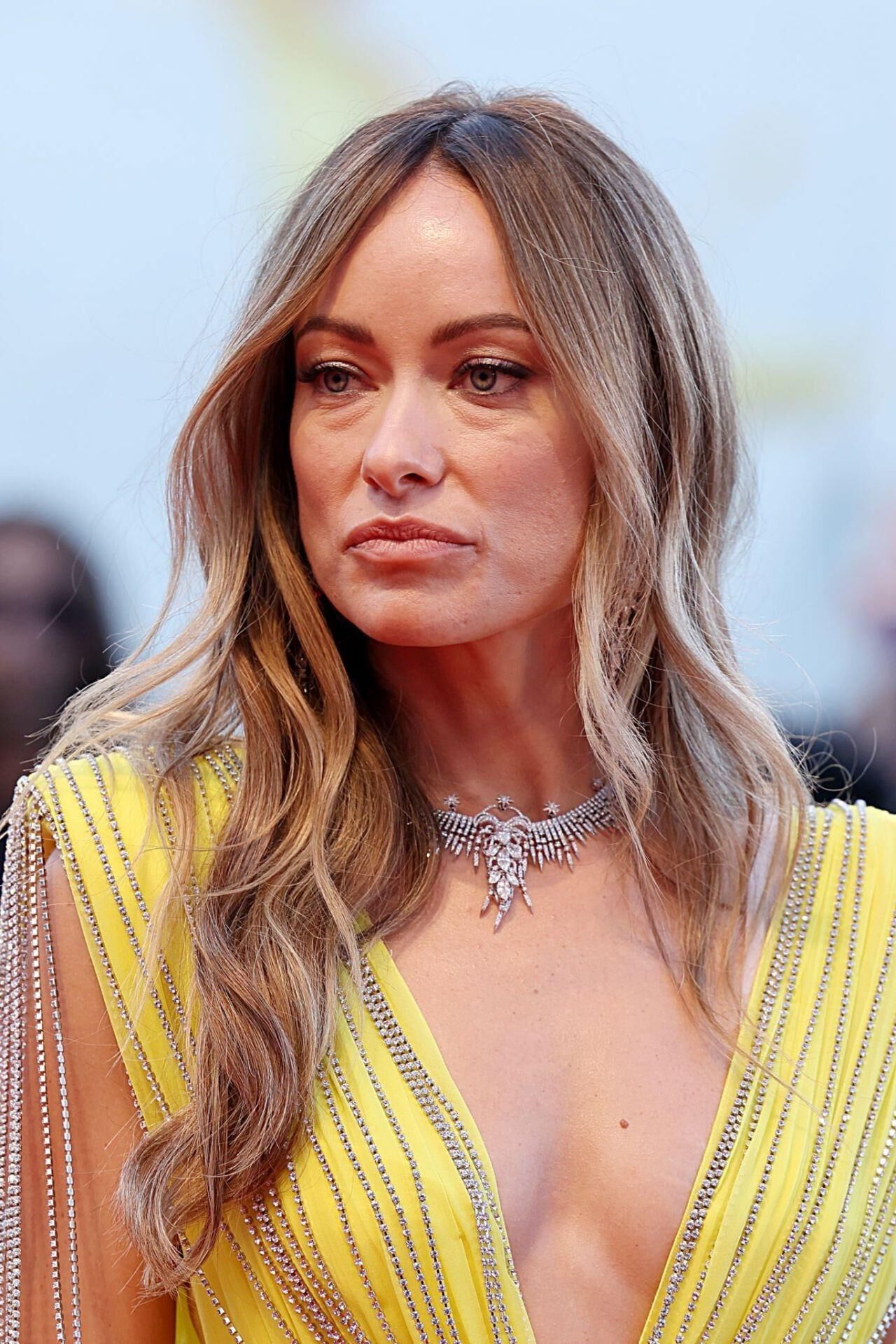 Olivia Wilde - "Mach dir keine Sorgen, Liebling" Rot