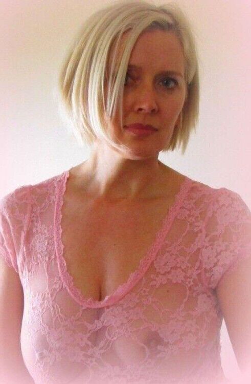 Liza, mature blonde teacher from Ontario in Canada