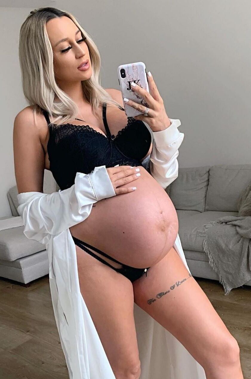 Blonde Preggo Power