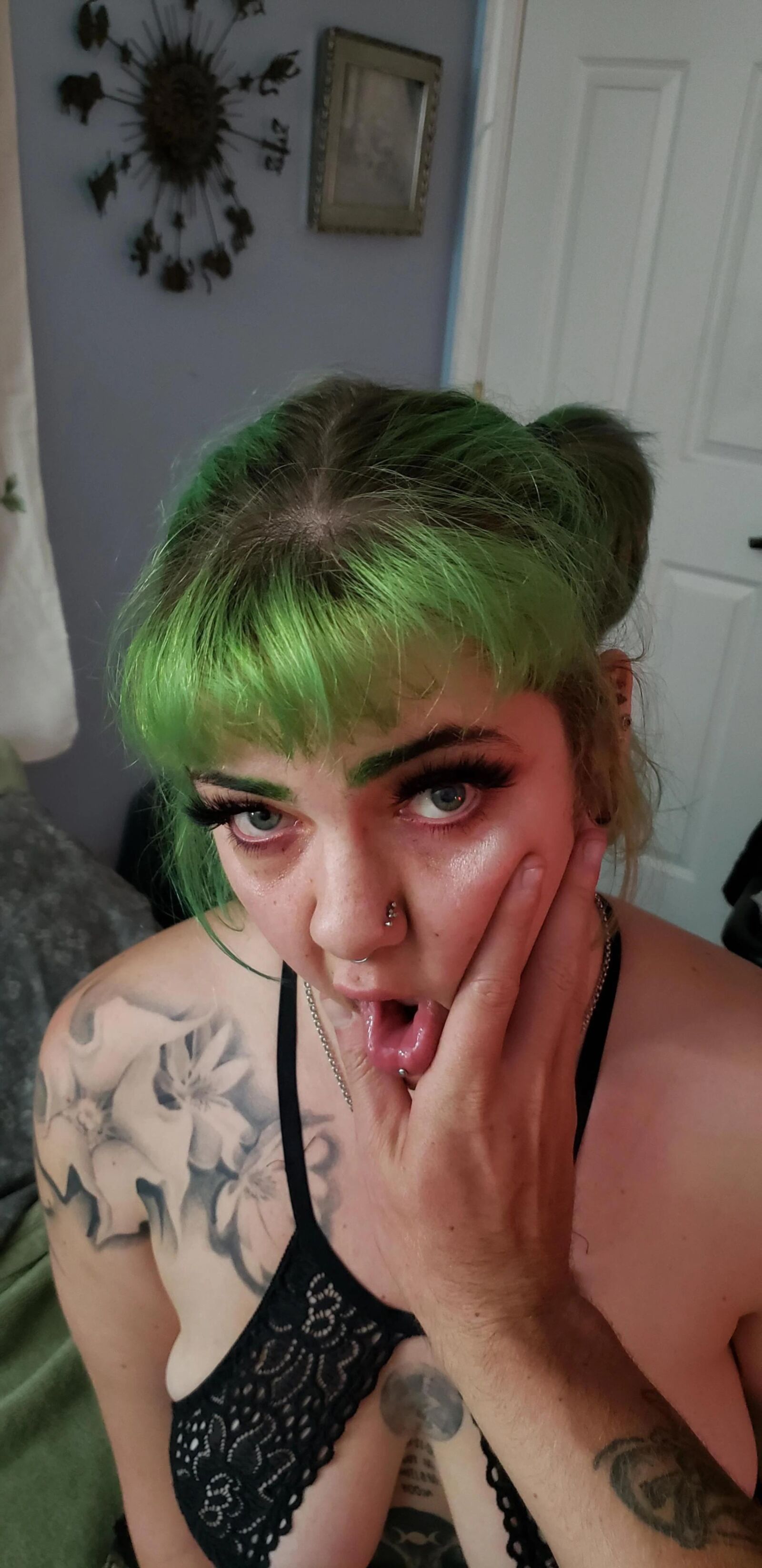 Votre_greengirl tatoué pawg punk bébé