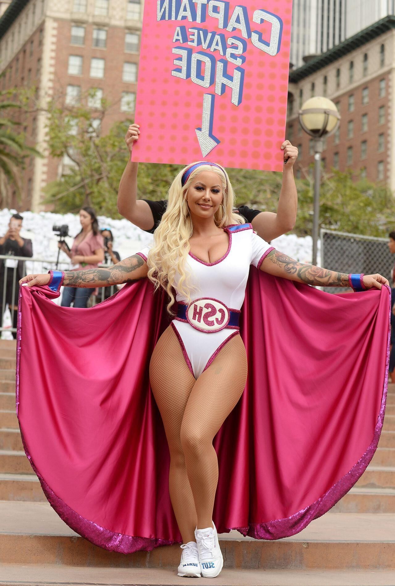 Amber Rose à son chemin Slutwalk annuel