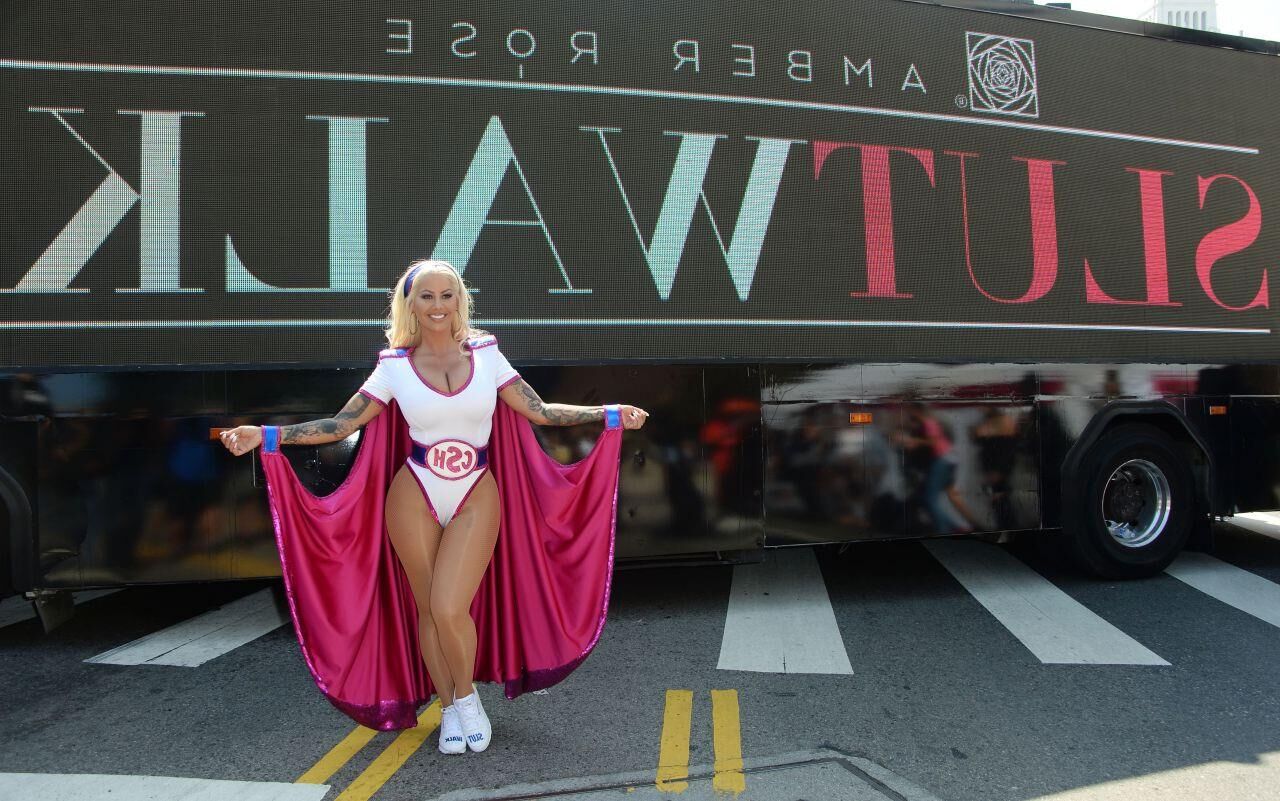 Amber Rose à son chemin Slutwalk annuel