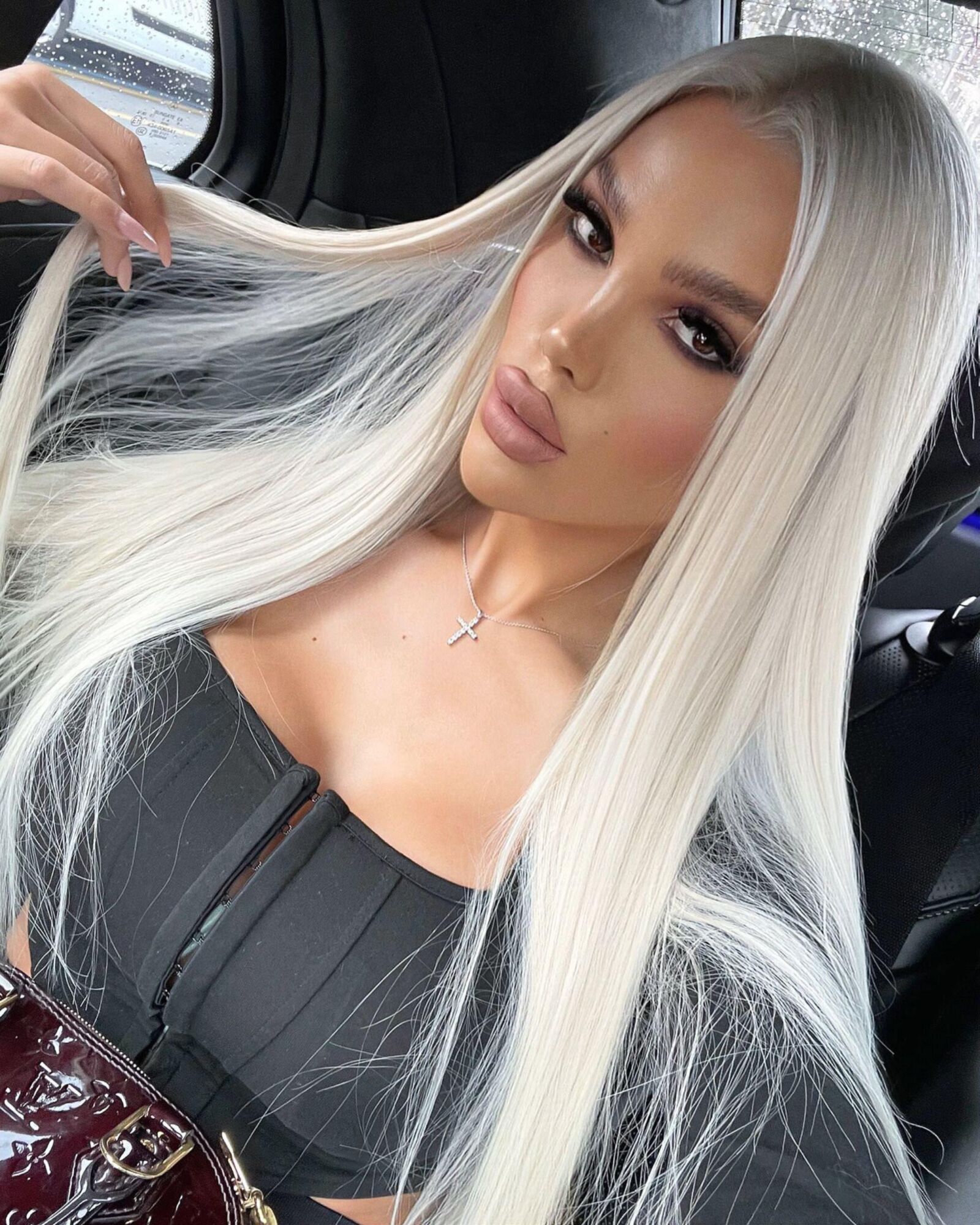 Perfect Bimbo chav Goddess Shay pour exploser si fort