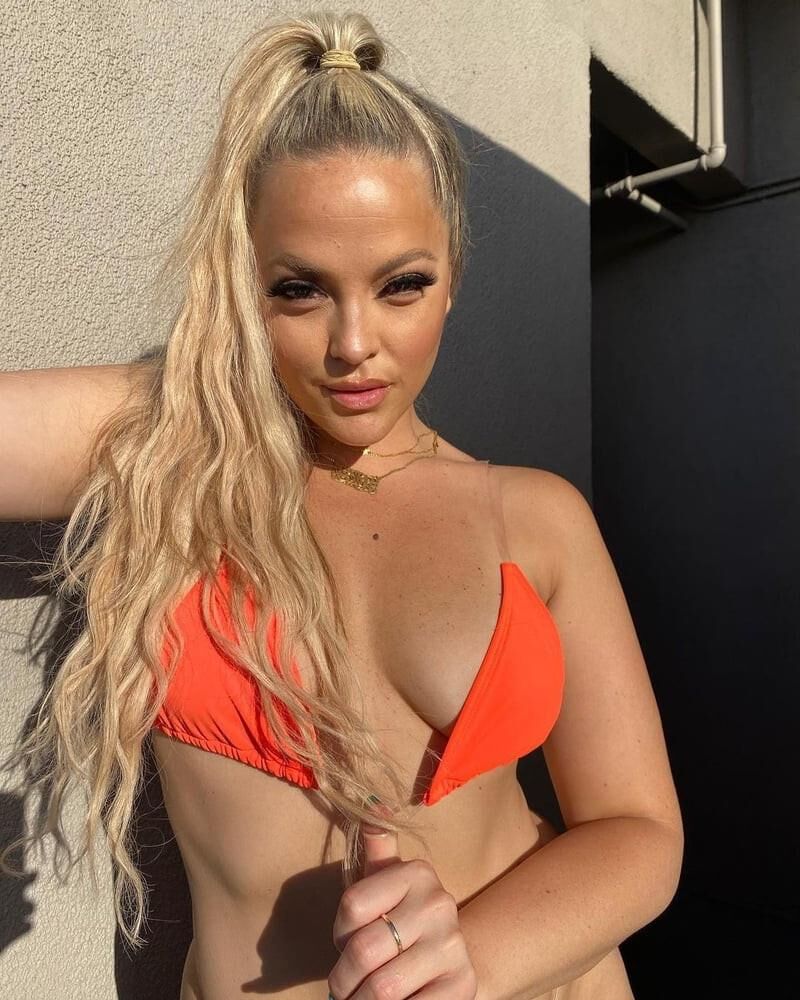 Qué Mujer Más Hermosa