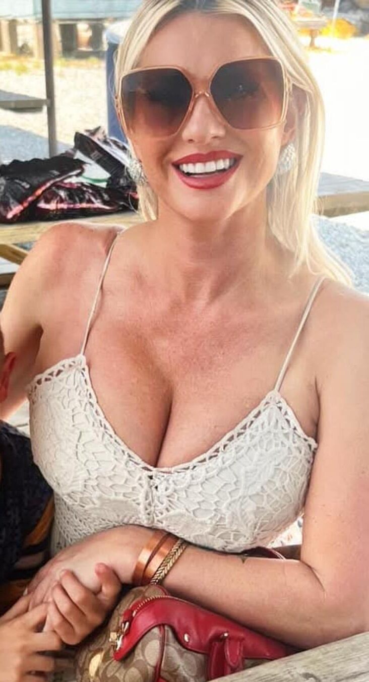Bimbo Milf Mom