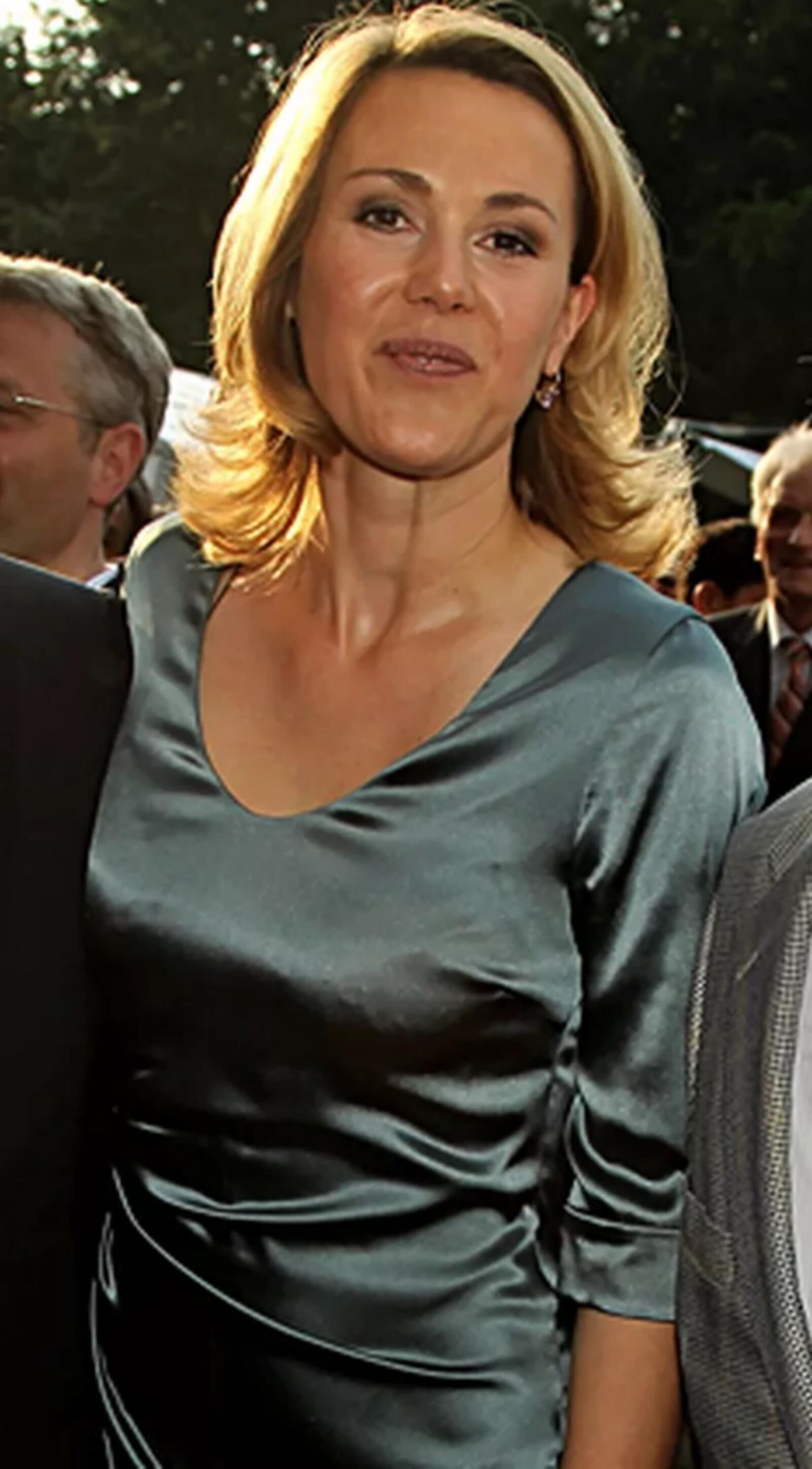 Bettina W. Gesellschaftsdame Fuer Schoen Geilen Fick！
