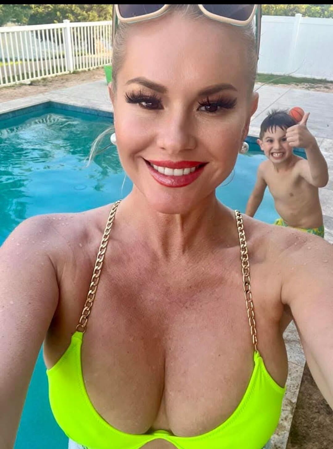 Bimbo Milf Mom