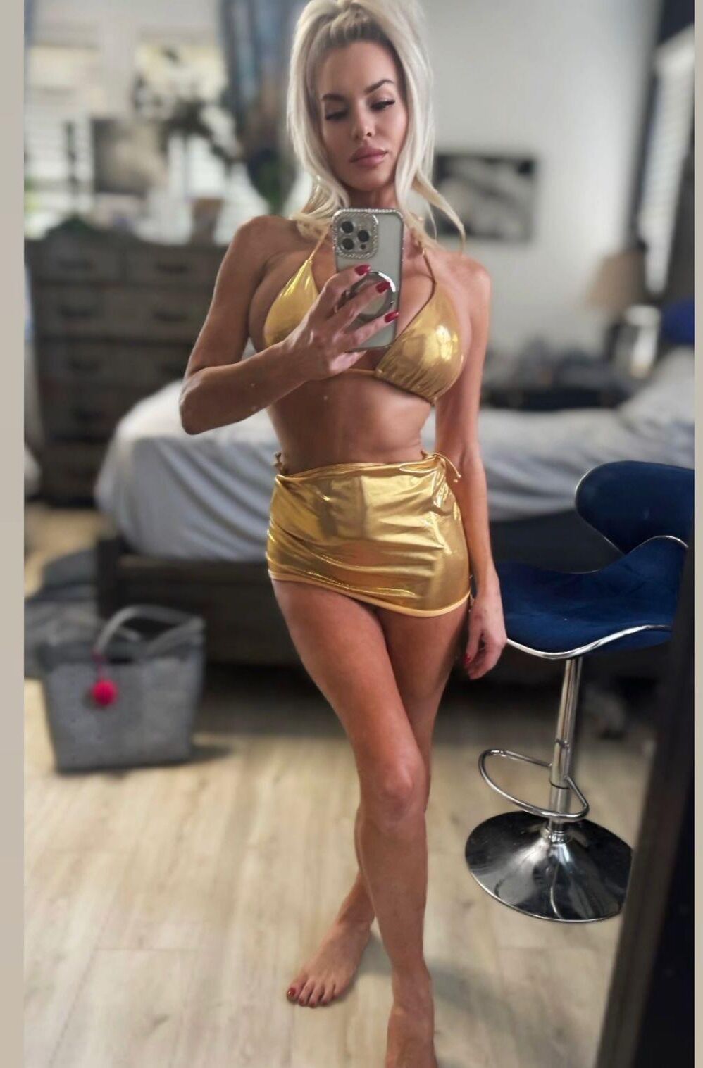 Bimbo Milf Mom