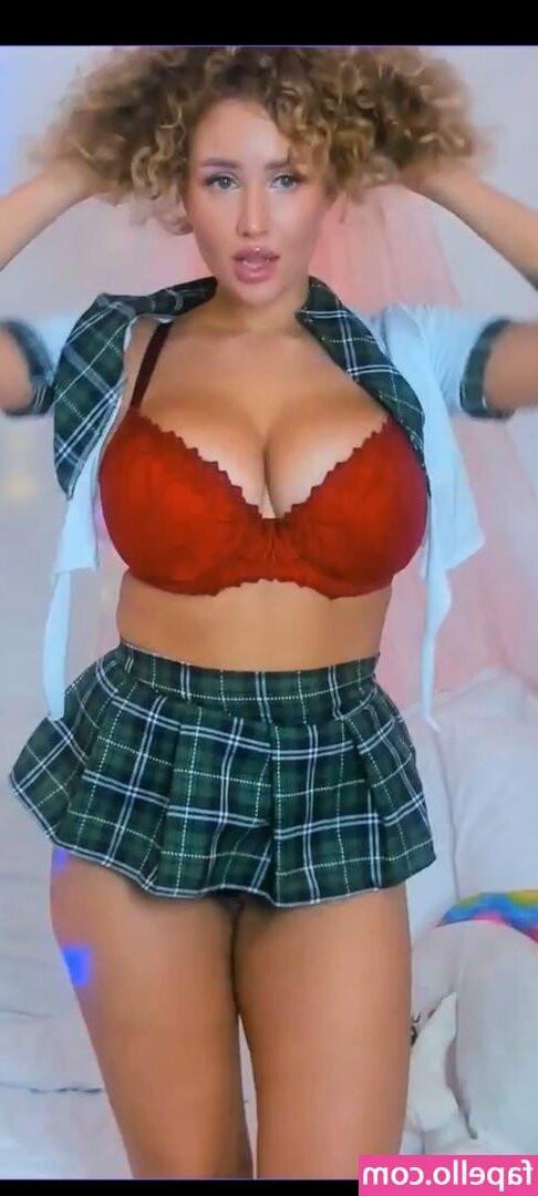 大きなおっぱいメレリン