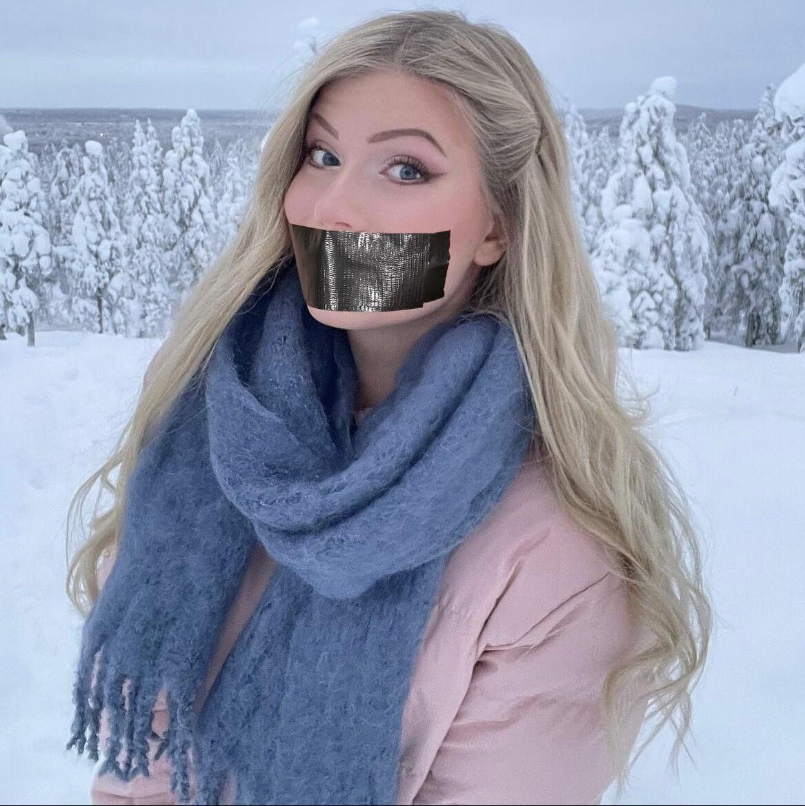 лента заткнутых девушек