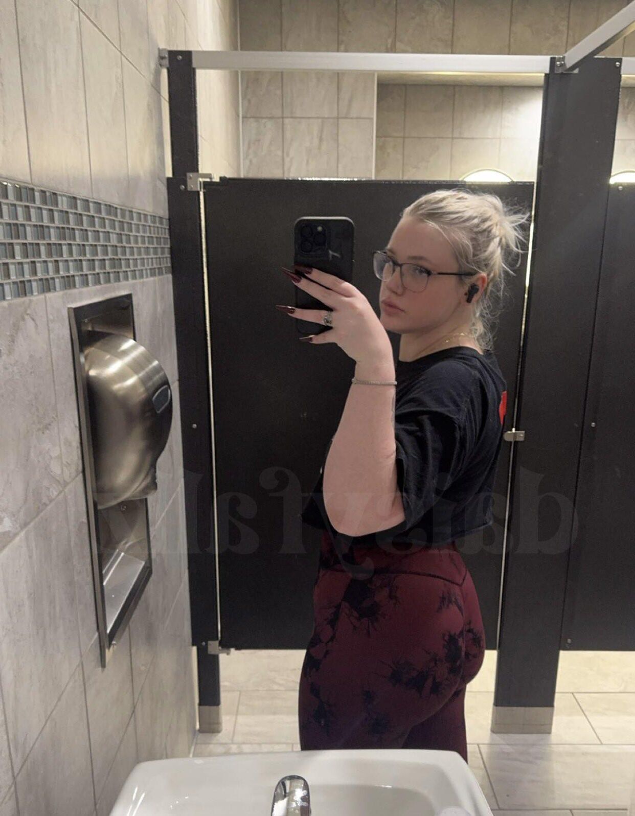 Daisy Big Ass Big Boobs Sexy Blonde BBW Girl Mixed Hot Photos