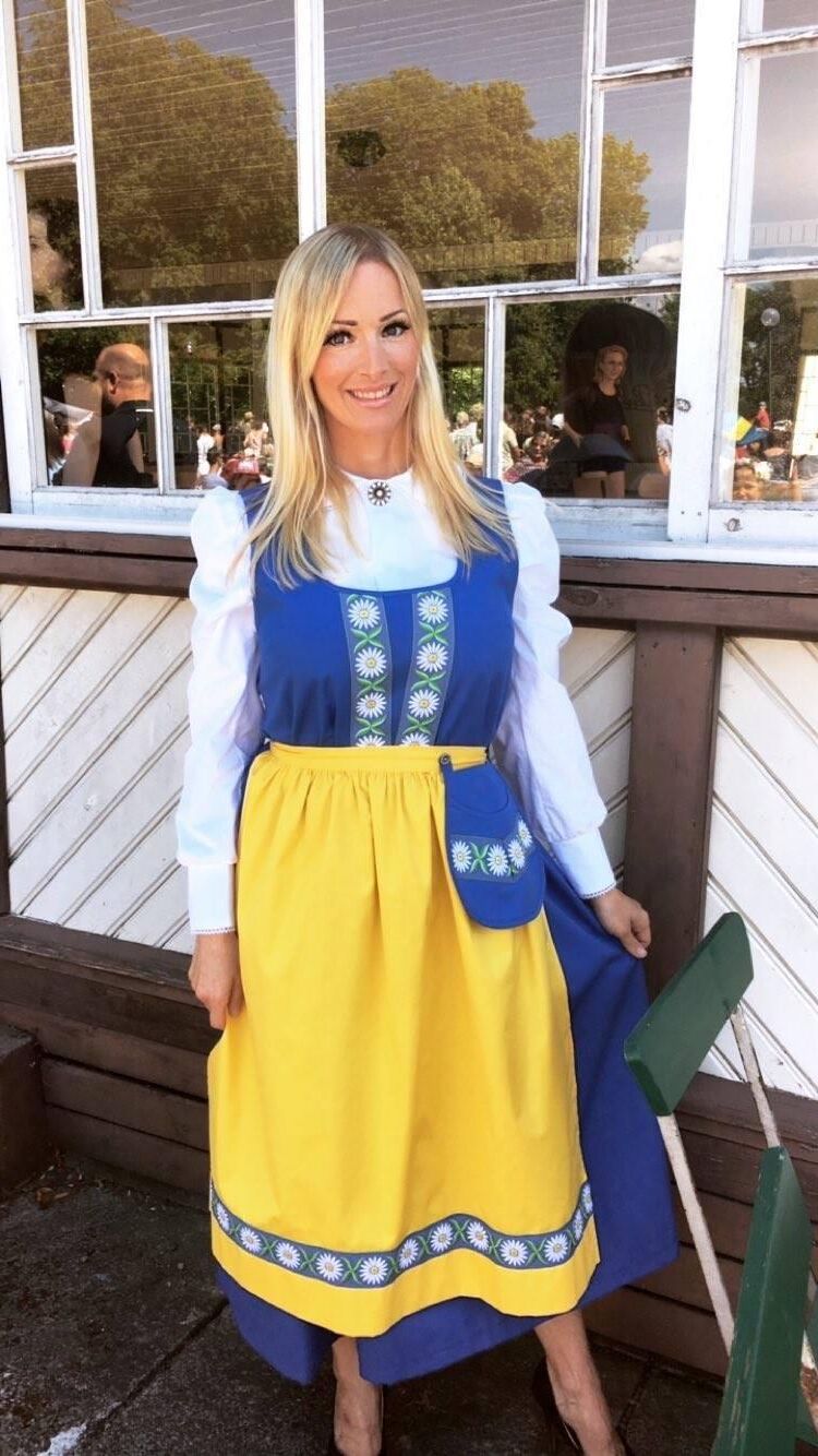 スウェーデンからの愚かなブロンド