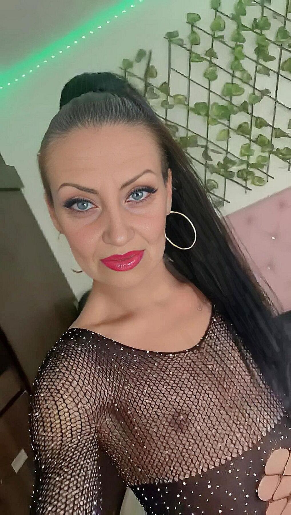 私は彼女のより多くの写真へのリンクを探しています