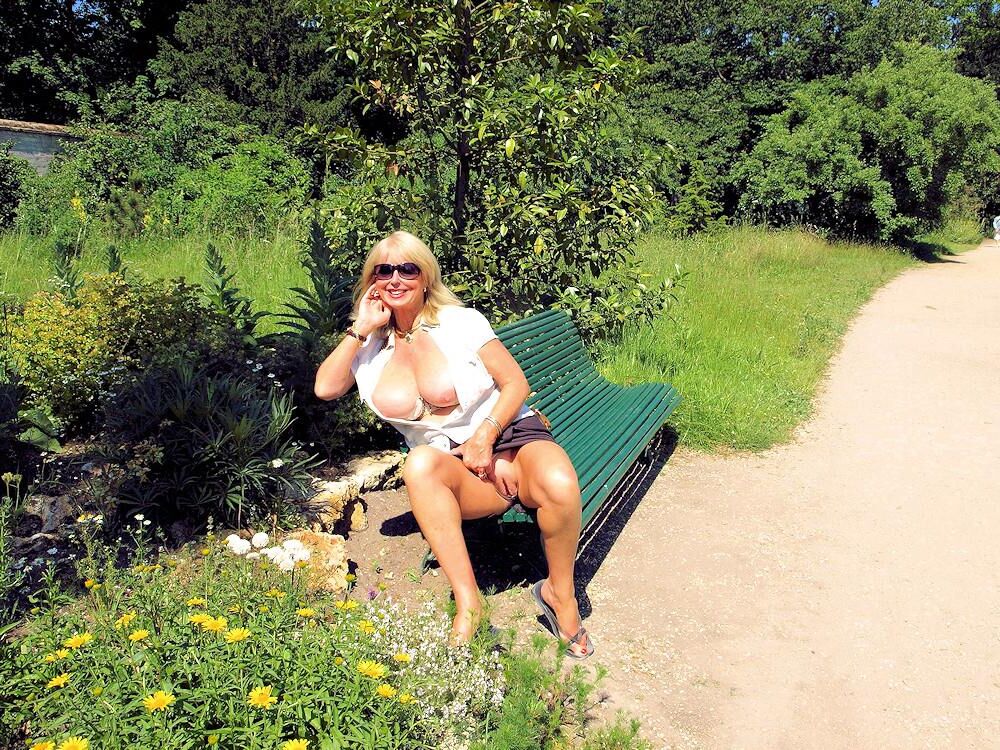 ❤️Our SEXY LADY DI@NE😍FROLICS in the GARDENS👩💋!