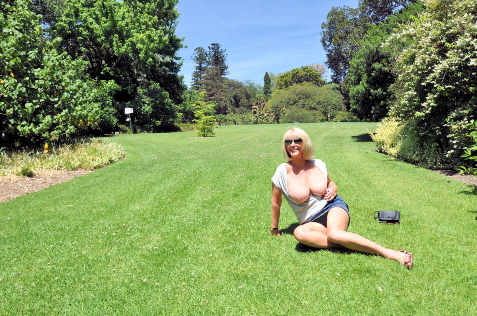 ❤️Our SEXY LADY DI@NE😍FROLICS in the GARDENS👩💋!