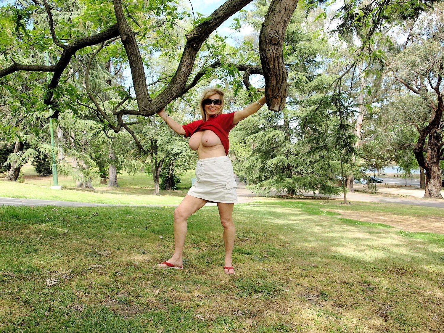 ❤️Our SEXY LADY DI@NE😍FROLICS in the GARDENS👩💋!