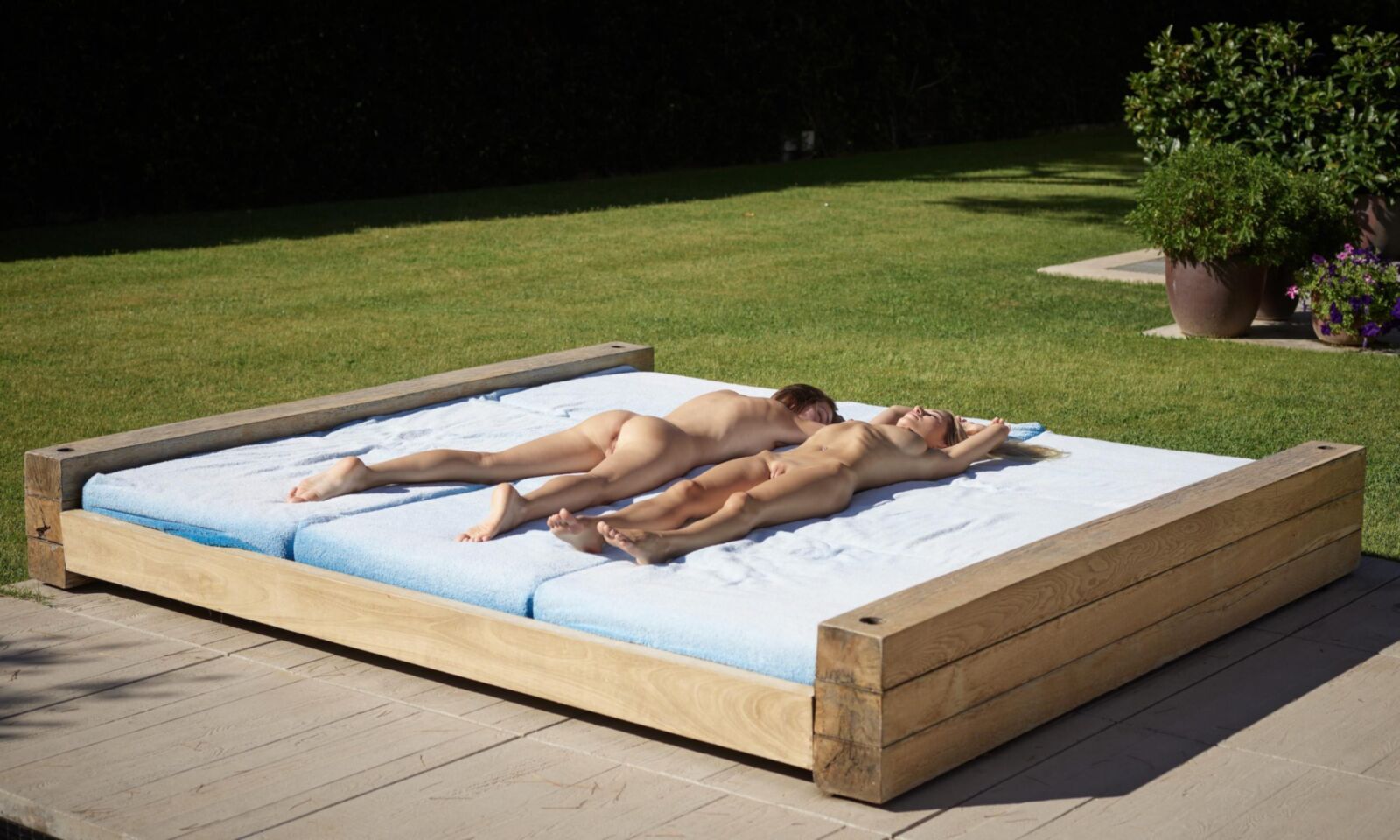 Young Nanna Nudiste Sun Bed
