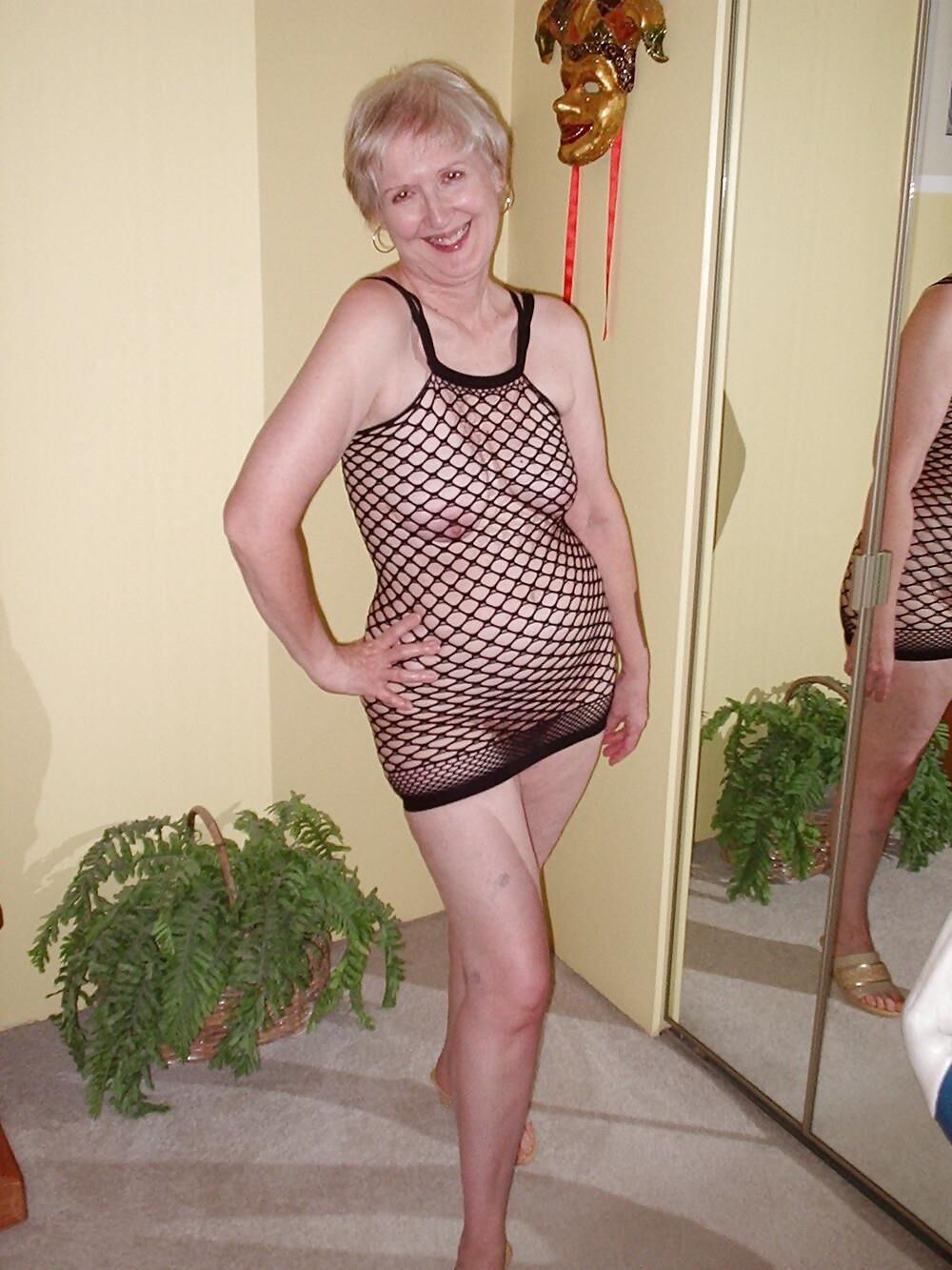Blonde Oma Sue aus Kanada