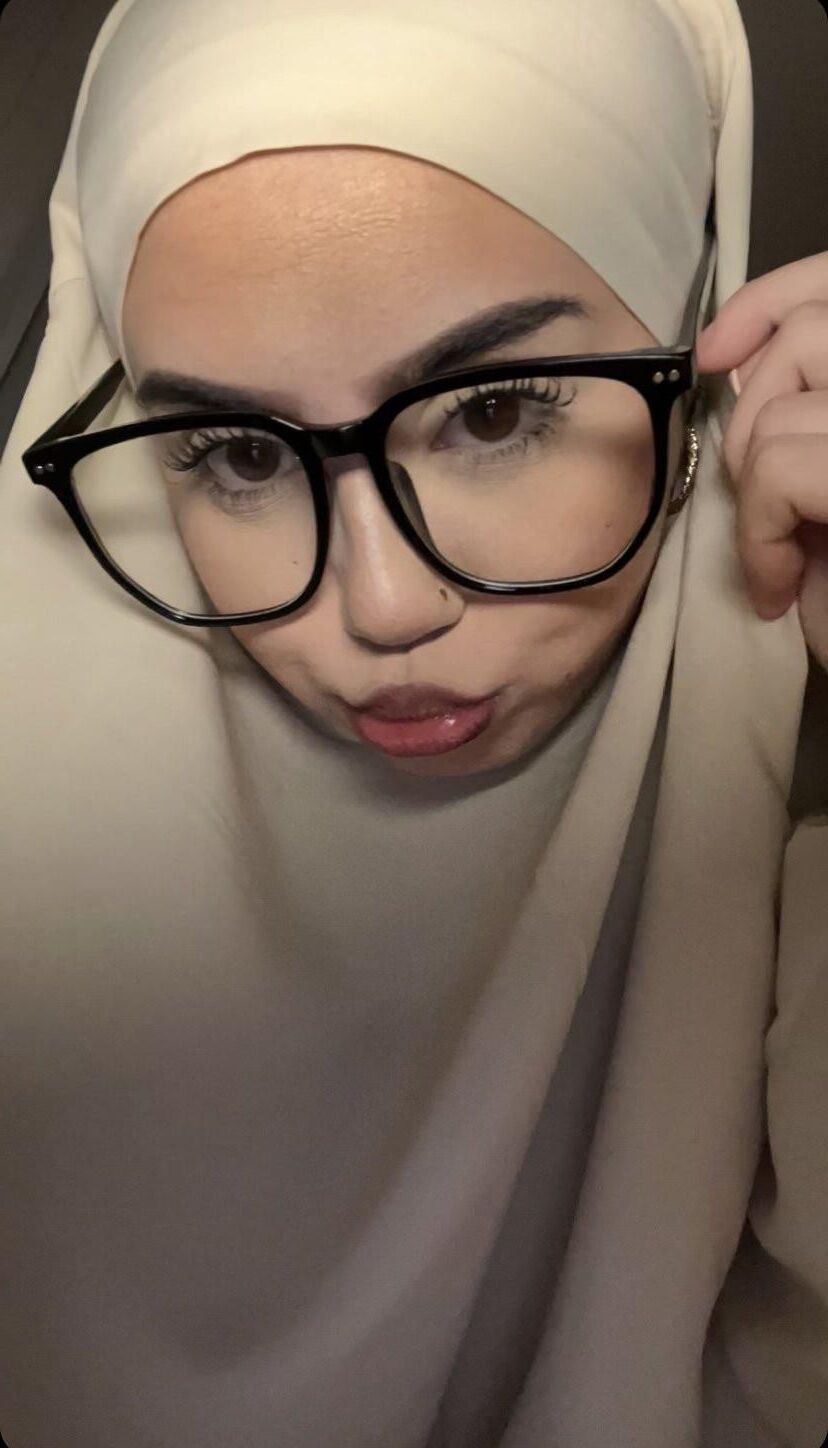 Hot hijab