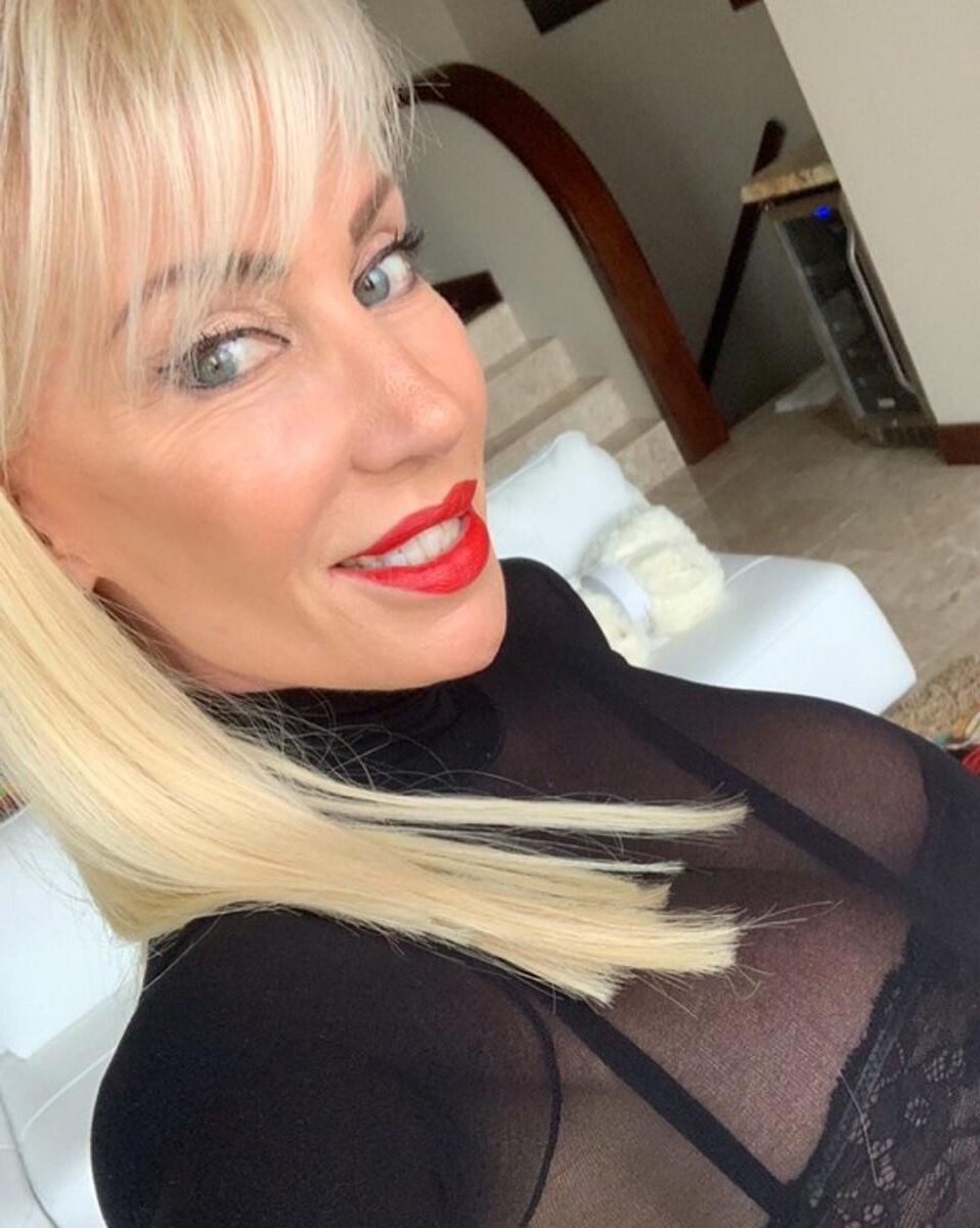Blondes Femdom and Bondage