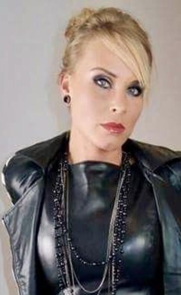 Blondes Femdom and Bondage