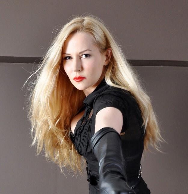 Blondes Femdom and Bondage