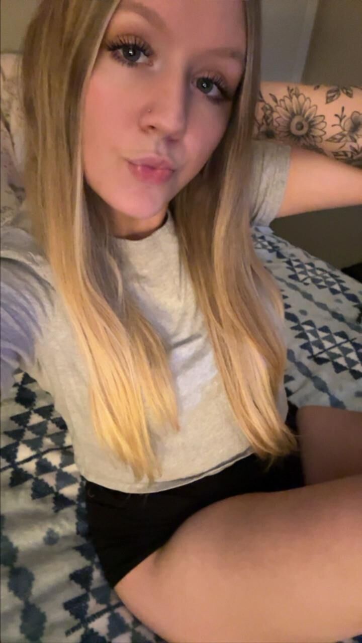 Loira de um ano Haley é uma vagabunda do Snapchat