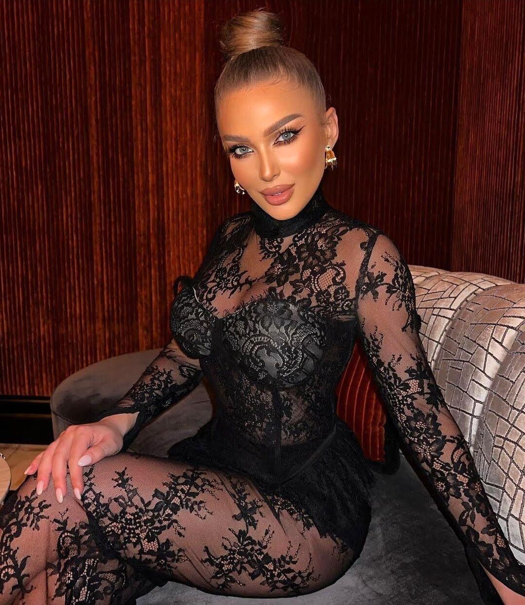 ルーマニアのBimbo Slut Mihaela g
